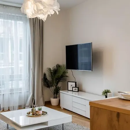 Domillion 1bdr Lovely With Parking &lift B9a4 Vilnius