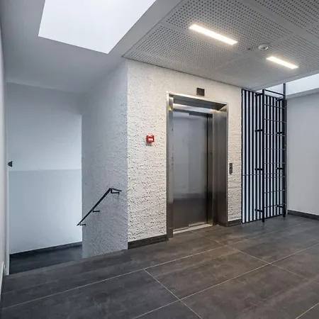 Apartment Domillion 1bdr Lovely With Parking &lift B9a4