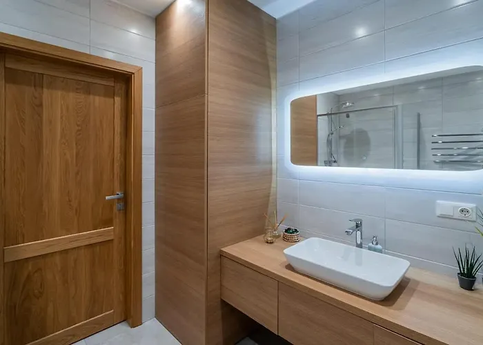 Domillion 1bdr Lovely With Parking &lift B9a4 *