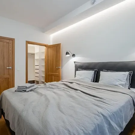 Domillion 1bdr Lovely With Parking &lift B9a4 Vilnius