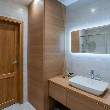 Domillion 1bdr Lovely With Parking &lift B9a4 *